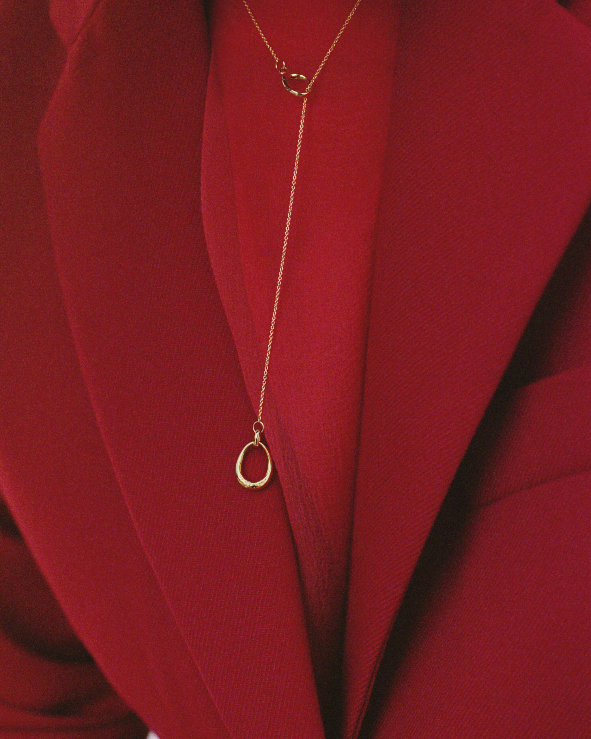 GJ_AW25_BRAND_CAMPAIGN_MERCY_20001751_4X5